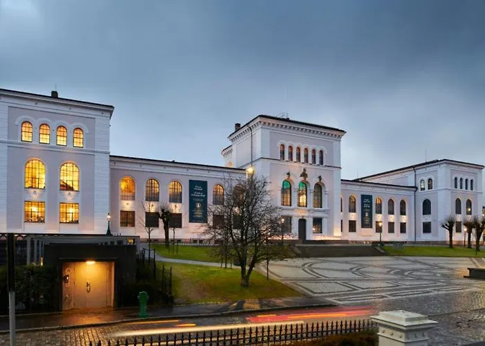 Celestial Apartment *